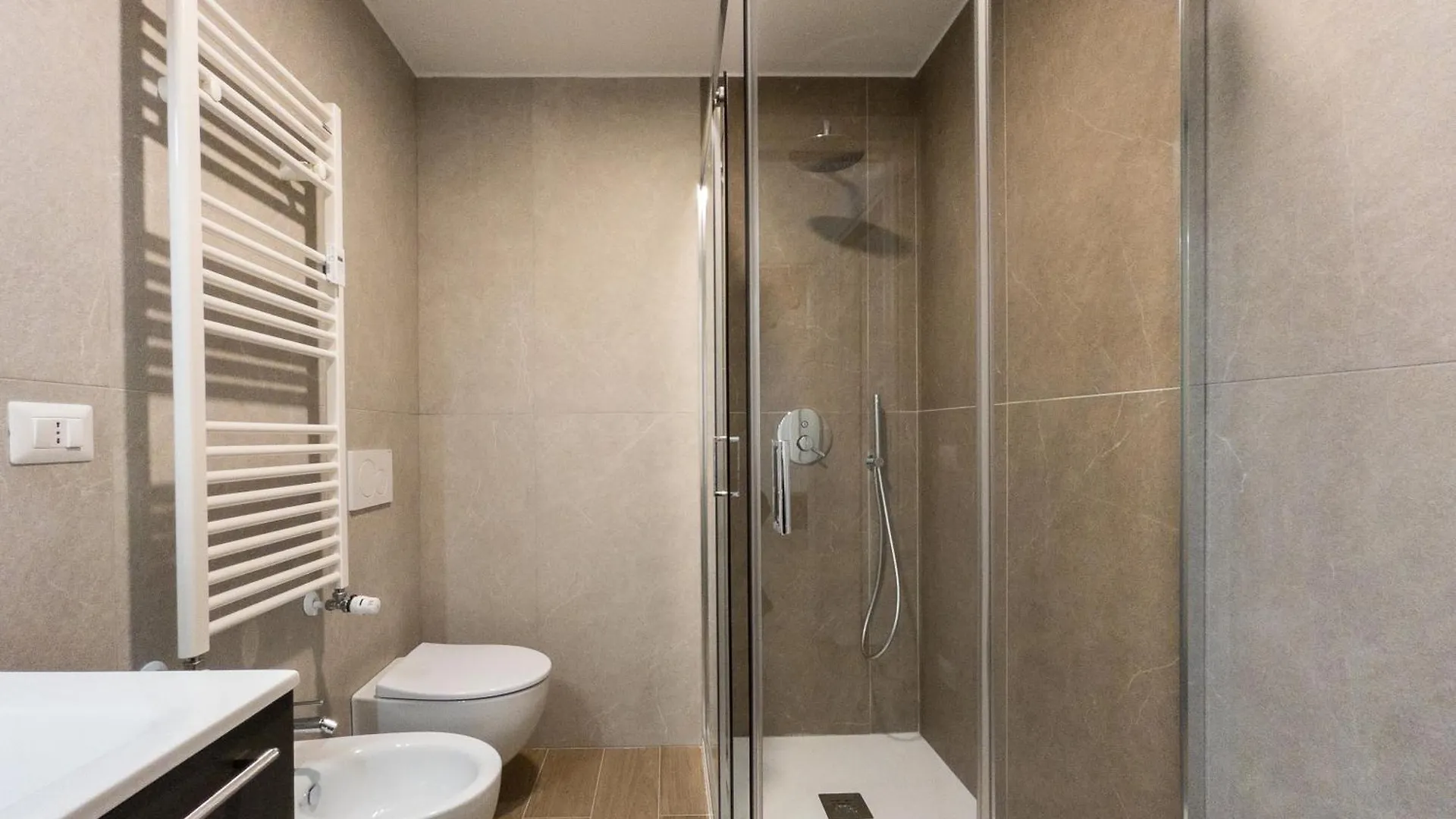 Rrrapido Suites - Paolo Sarpi Milánó 0*,  Olaszország